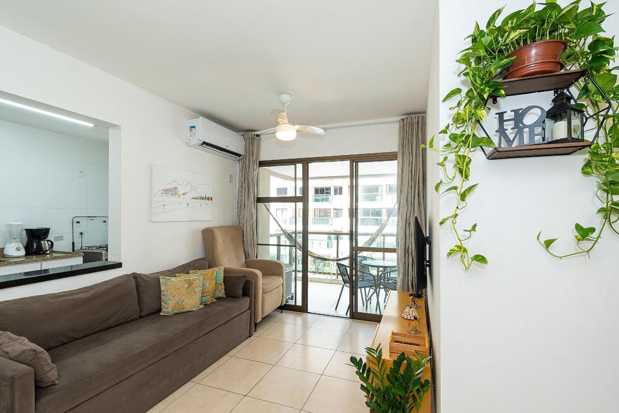 Apartamento 2 Qto E Varanda Em Completo Rio de Janeiro