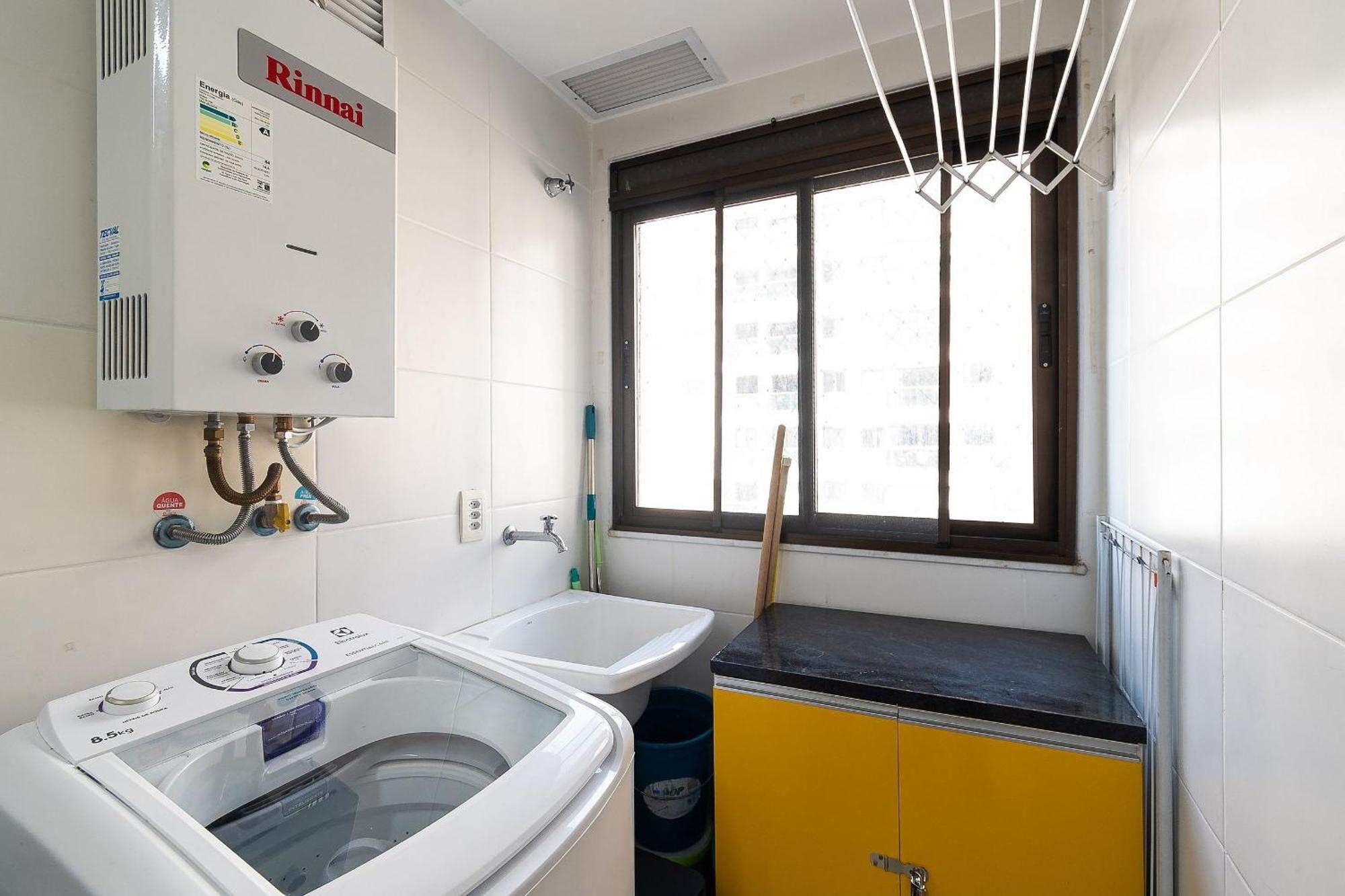 Apartamento 2 Qto E Varanda Em Completo Rio de Janeiro