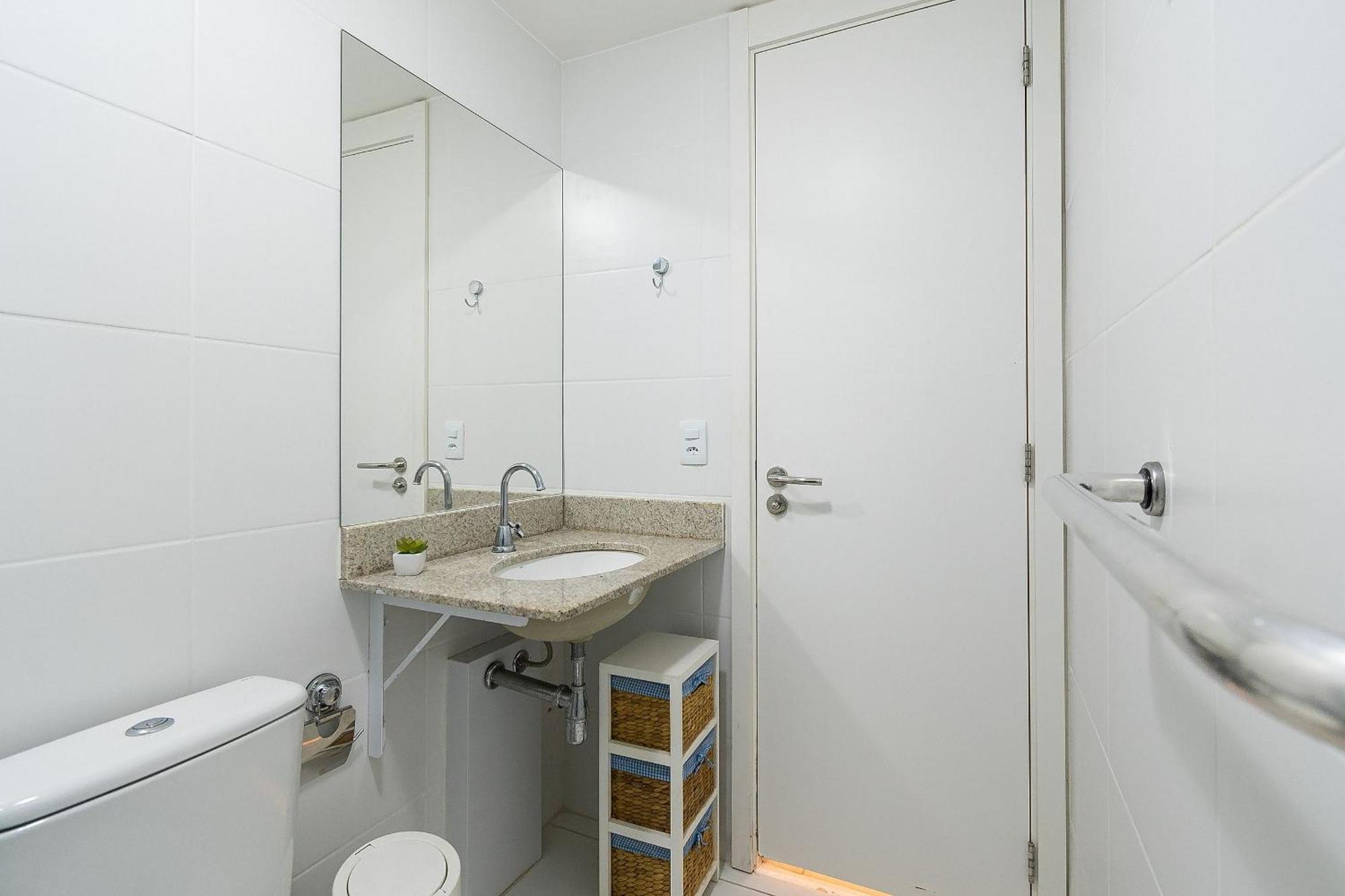 Apartamento 2 Qto E Varanda Em Completo *