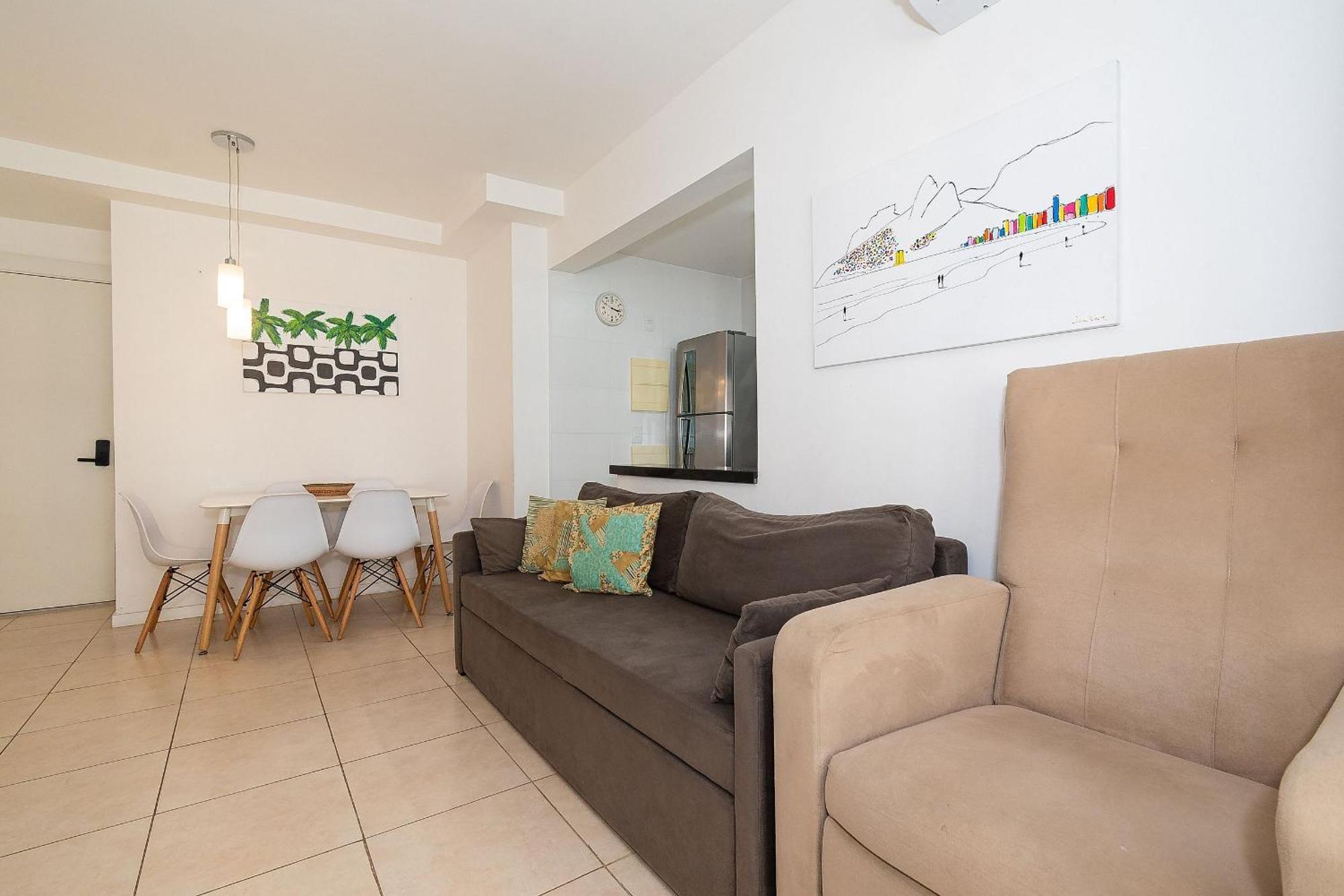 Apartamento 2 Qto E Varanda Em Completo *